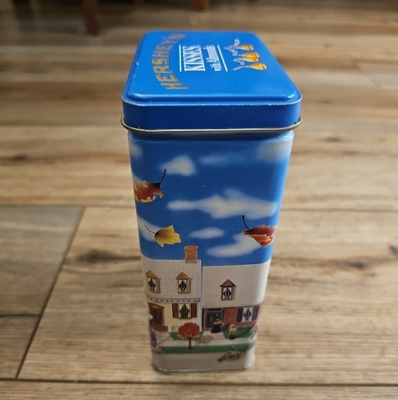 Hersheys Kisses with Almonds Tin Vintage 1990 Collectible - Picture 4 of 8